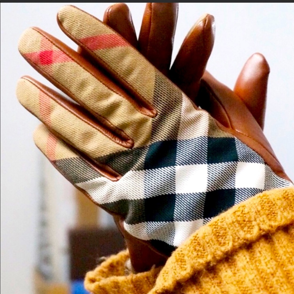 Burberry nova check leather gloves NWT